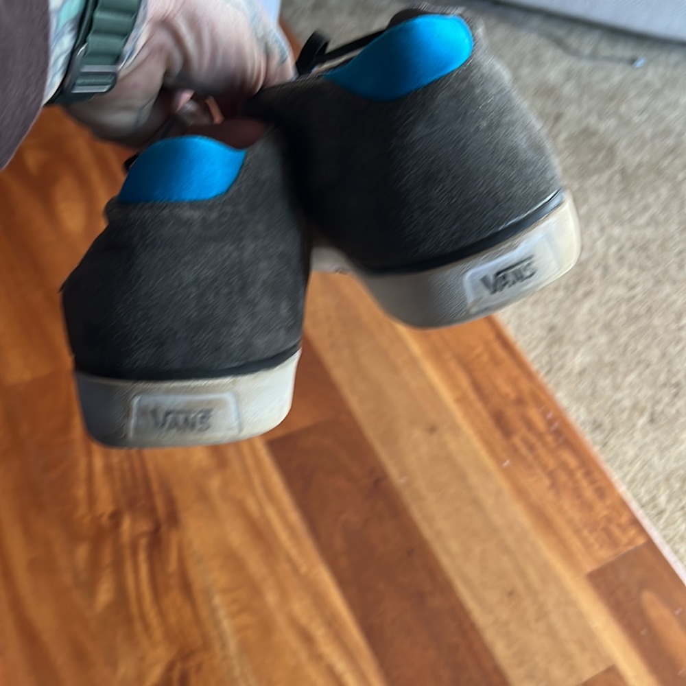 Vans - Picture 5 of 5